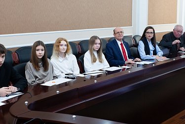 Депутаты оценили свои знания